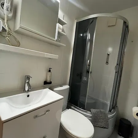 Terminal Airport Aparthotel 3*